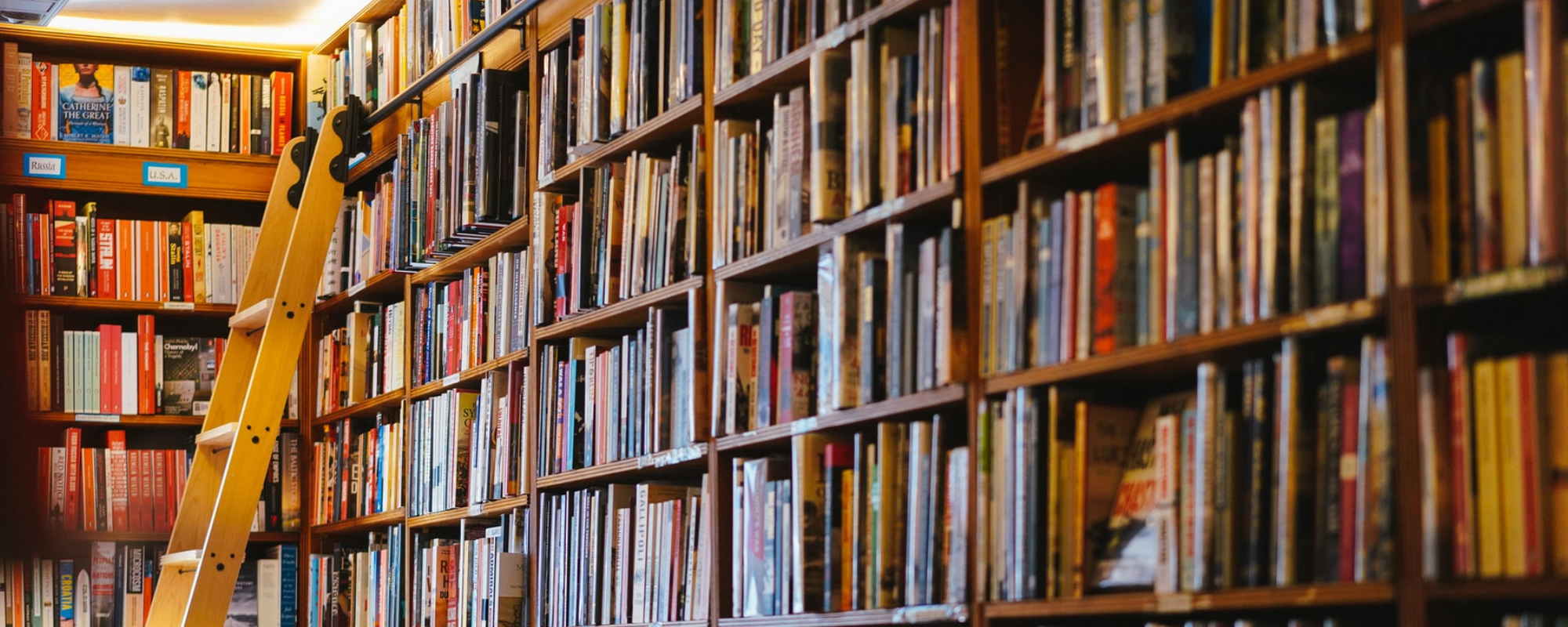 How do backlist titles perform at independent bookstores?