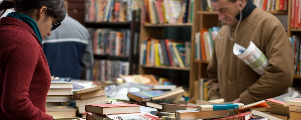 Who’s shopping at independent bookstores