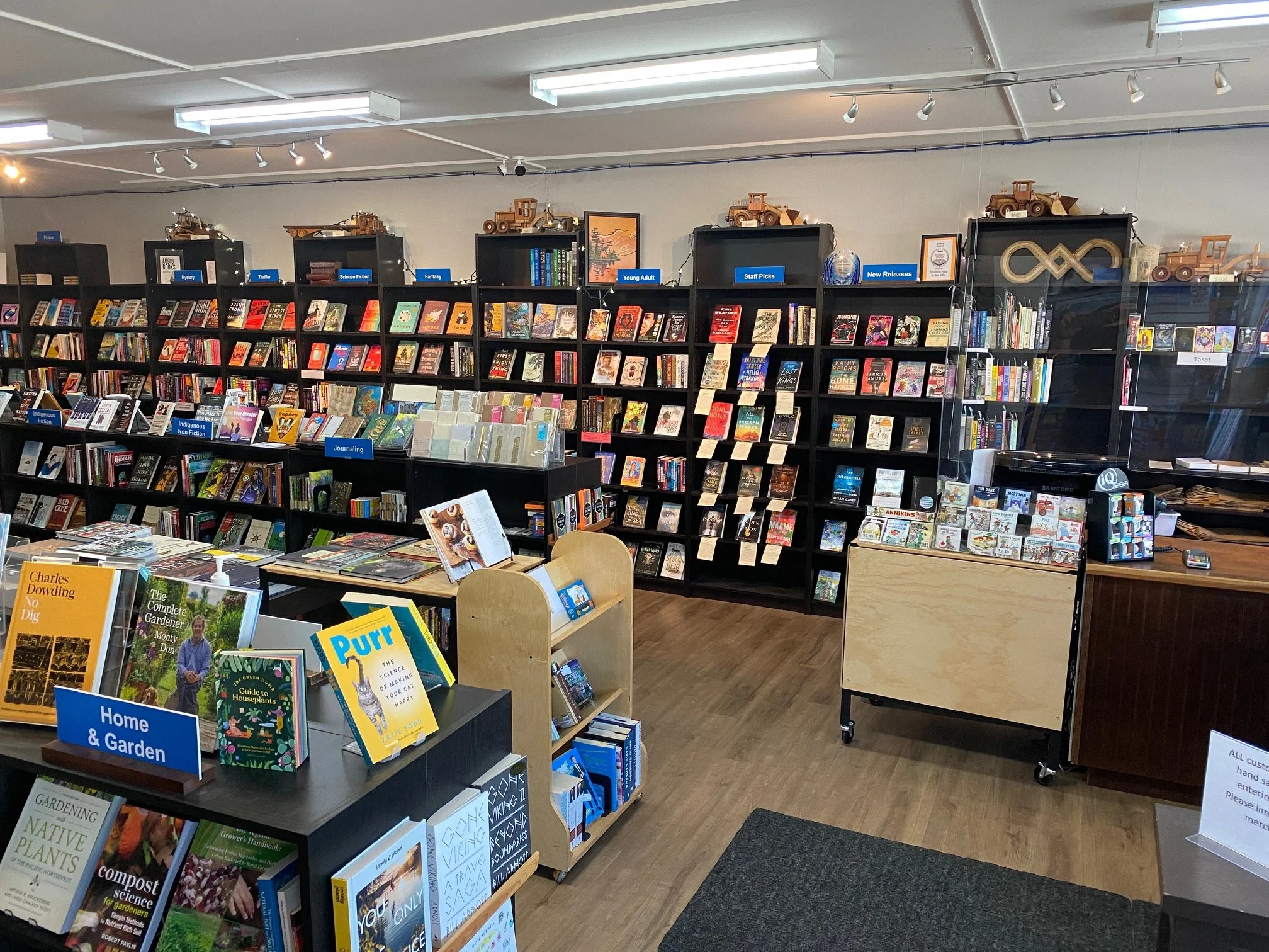 Möbius Books interior